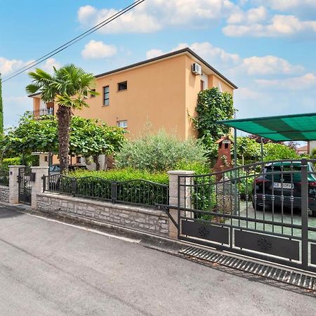 Apartment Casa Banko ロヴィニ エクステリア 写真