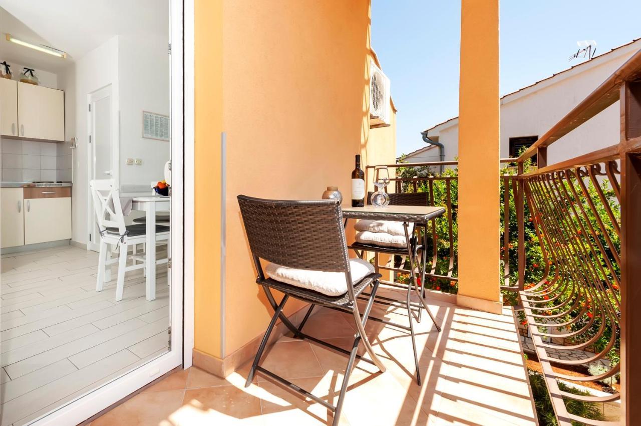 Apartment Casa Banko ロヴィニ エクステリア 写真
