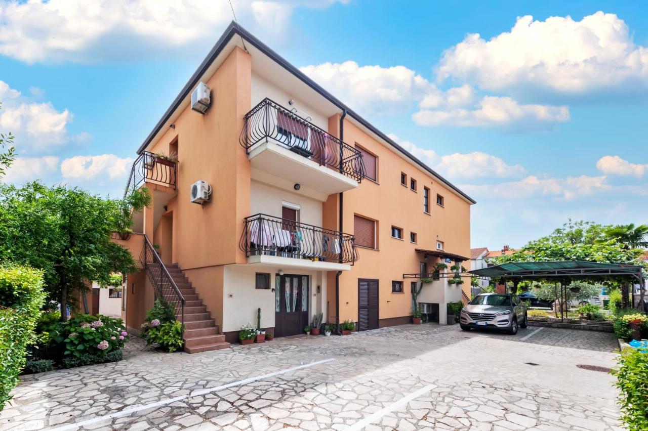 Apartment Casa Banko ロヴィニ エクステリア 写真