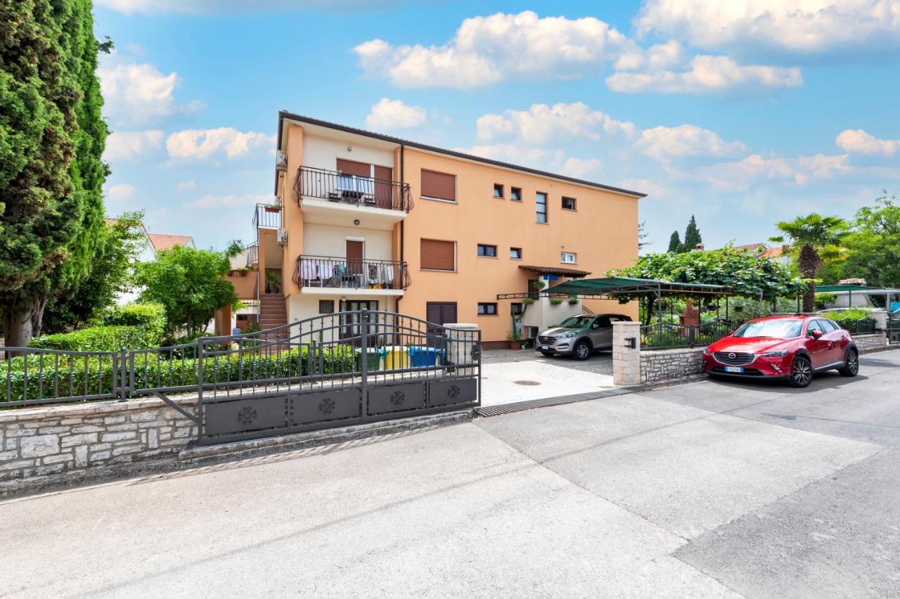 Apartment Casa Banko ロヴィニ エクステリア 写真
