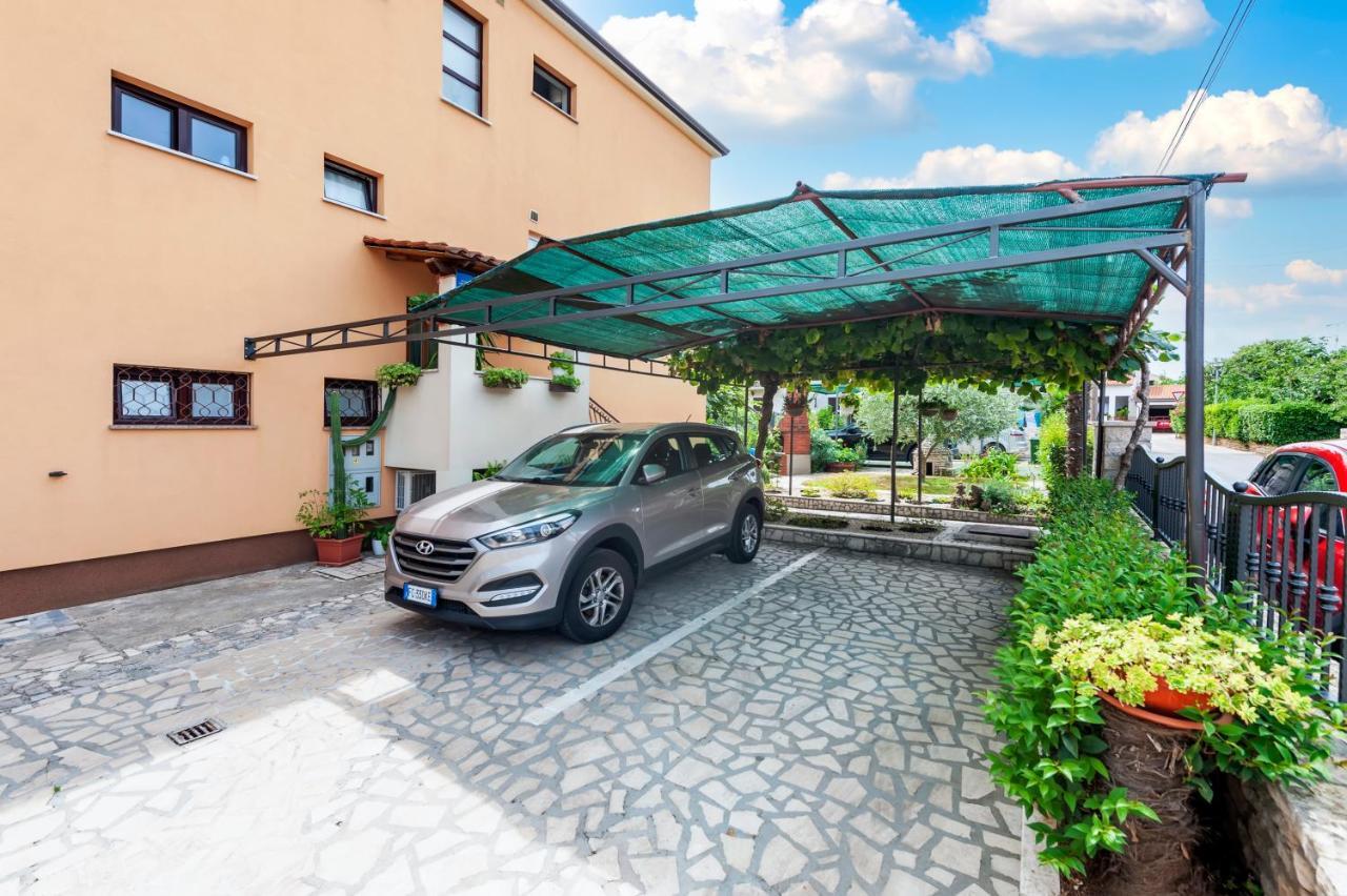 Apartment Casa Banko ロヴィニ エクステリア 写真