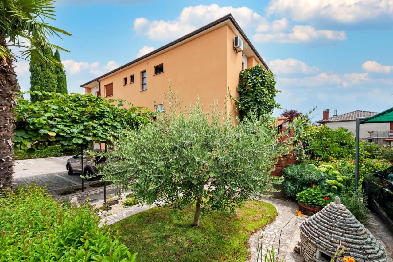 Apartment Casa Banko ロヴィニ エクステリア 写真