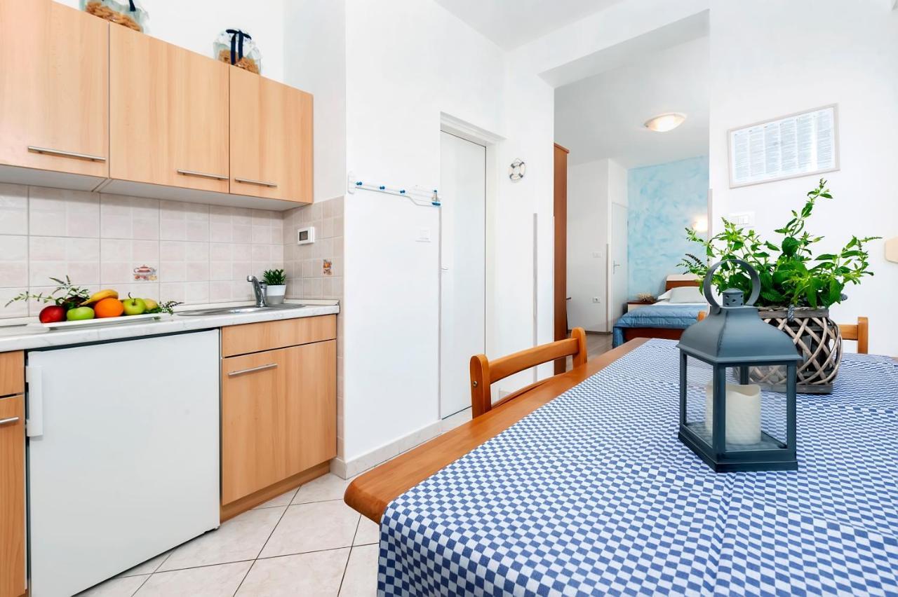 Apartment Casa Banko ロヴィニ エクステリア 写真