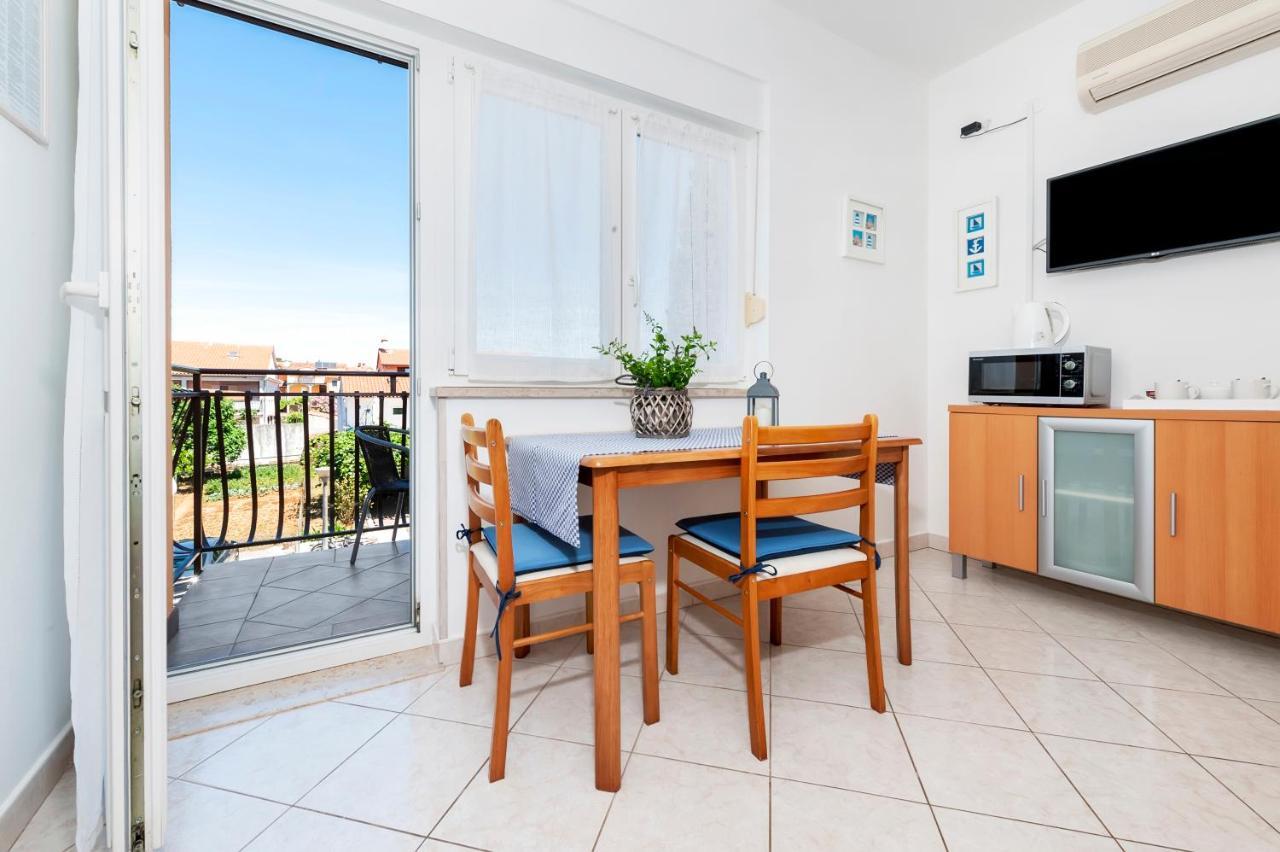 Apartment Casa Banko ロヴィニ エクステリア 写真