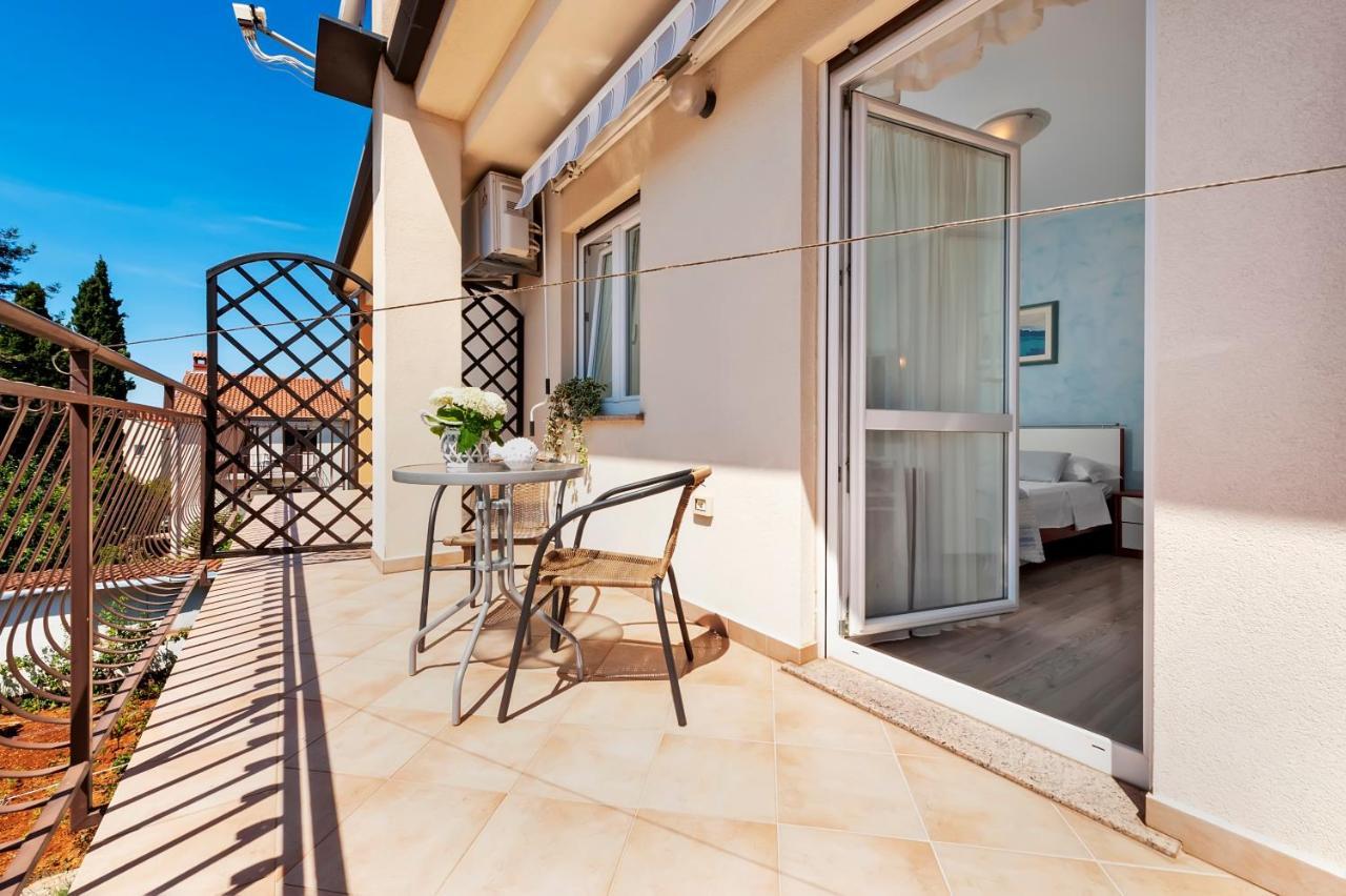 Apartment Casa Banko ロヴィニ エクステリア 写真