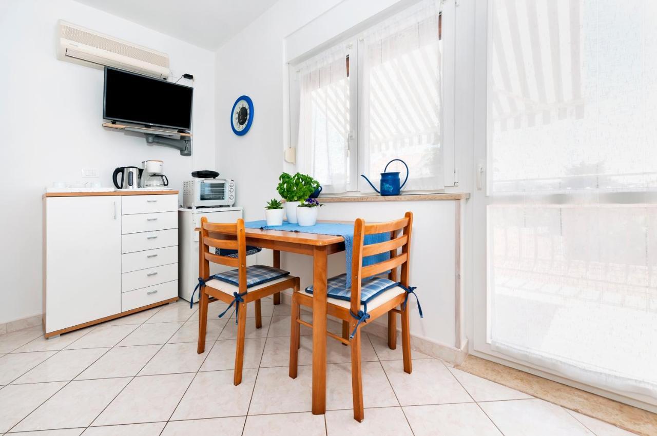 Apartment Casa Banko ロヴィニ エクステリア 写真