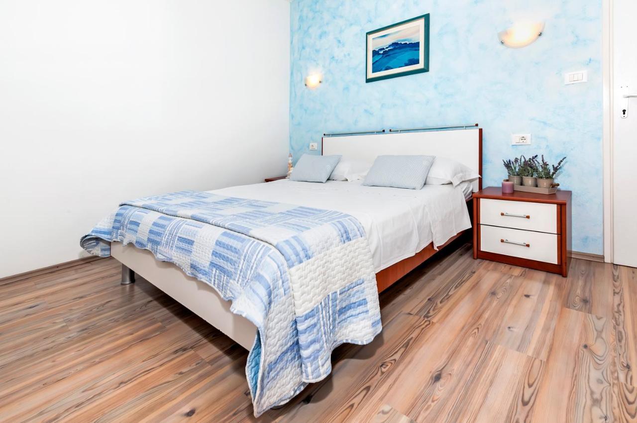 Apartment Casa Banko ロヴィニ エクステリア 写真