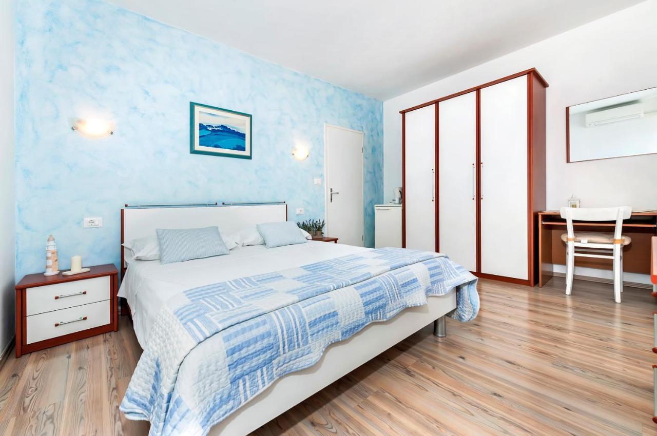 Apartment Casa Banko ロヴィニ エクステリア 写真