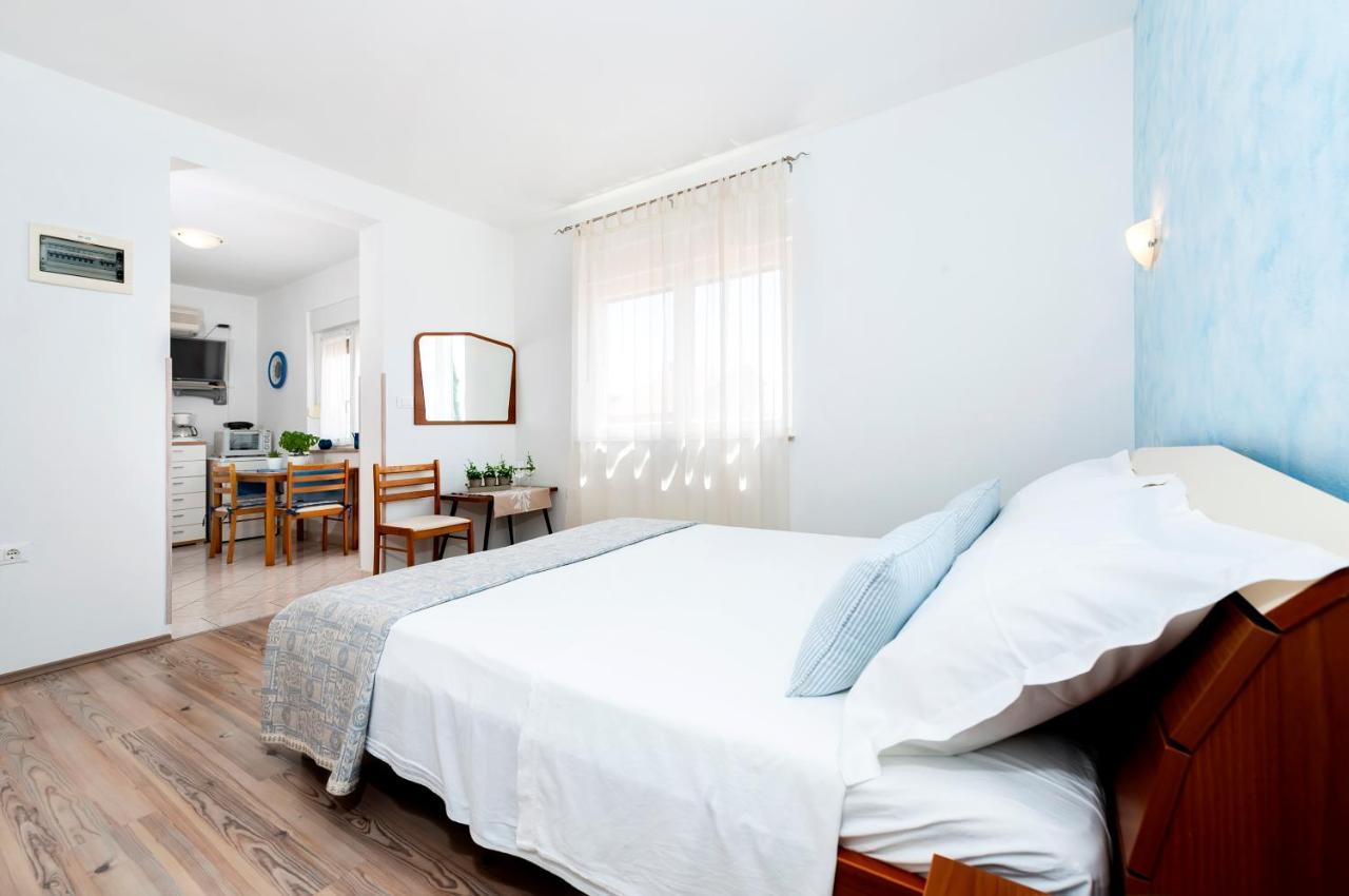 Apartment Casa Banko ロヴィニ エクステリア 写真