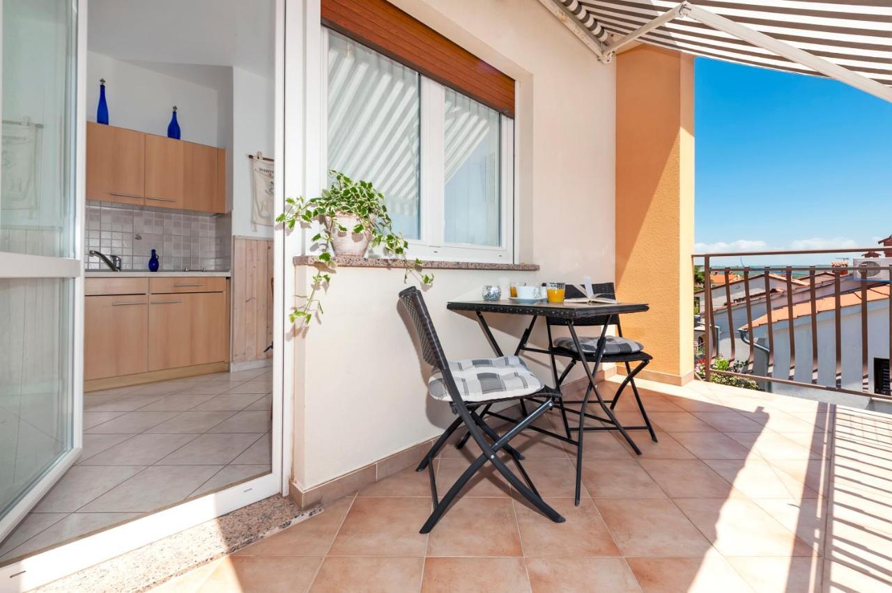 Apartment Casa Banko ロヴィニ エクステリア 写真