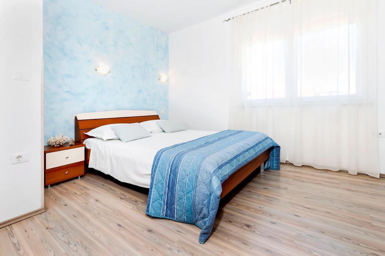 Apartment Casa Banko ロヴィニ エクステリア 写真