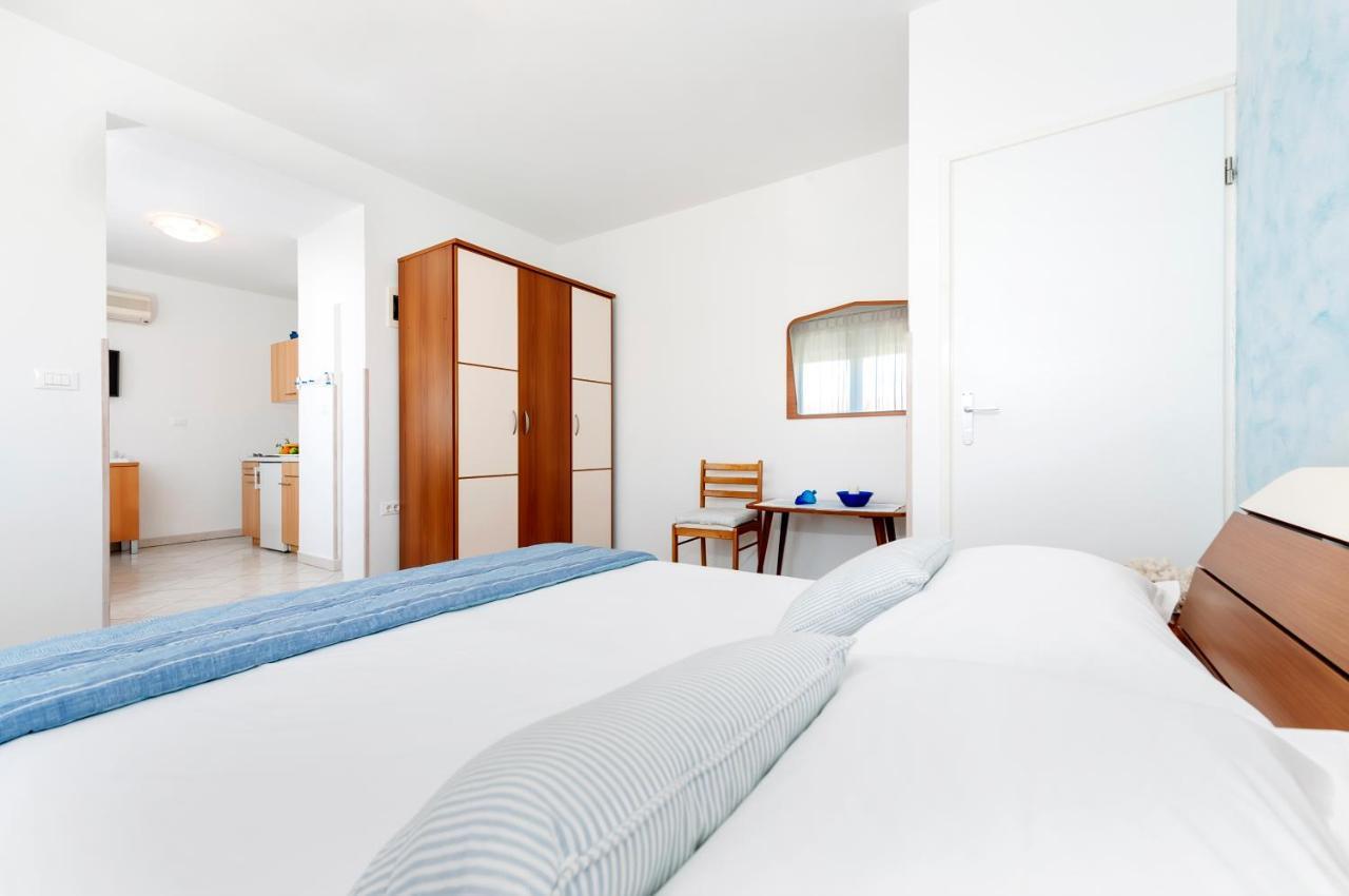 Apartment Casa Banko ロヴィニ エクステリア 写真