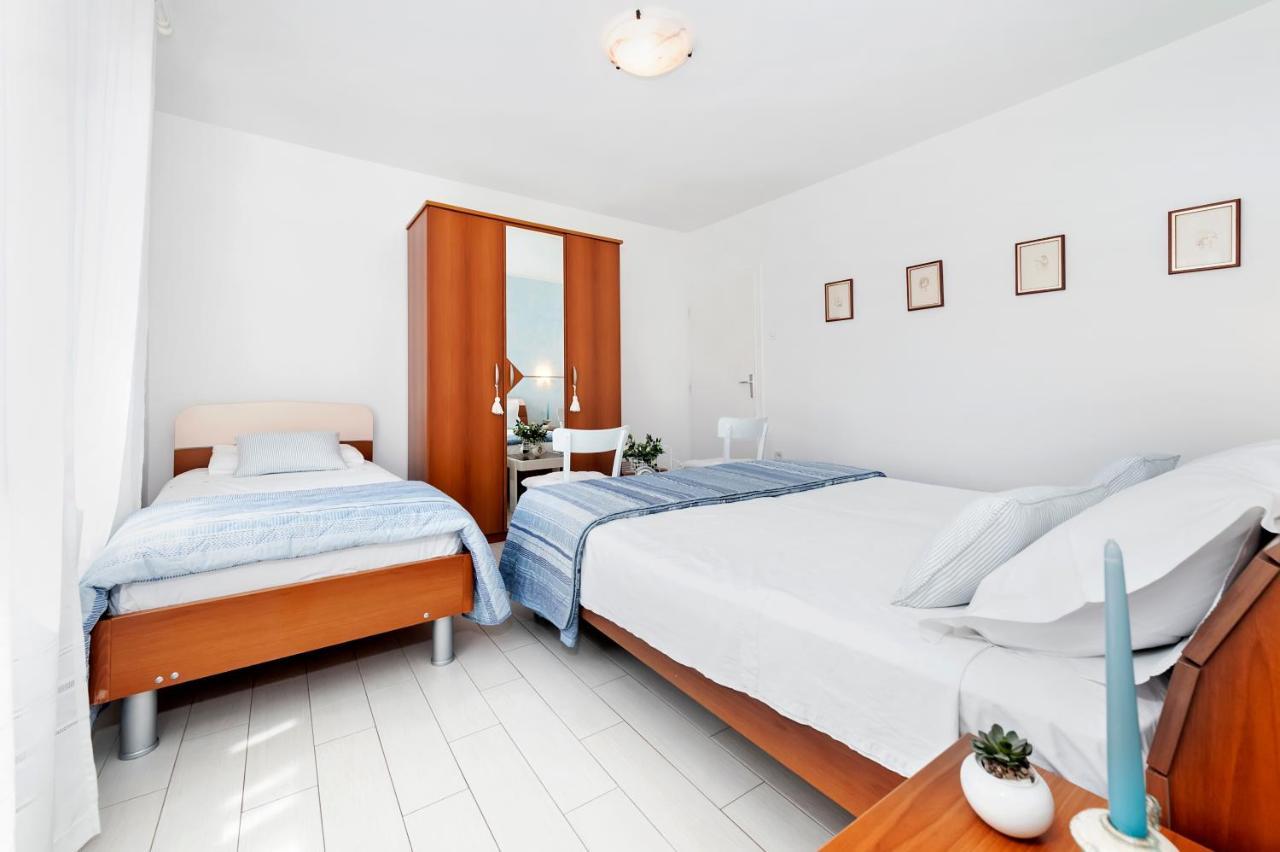 Apartment Casa Banko ロヴィニ エクステリア 写真