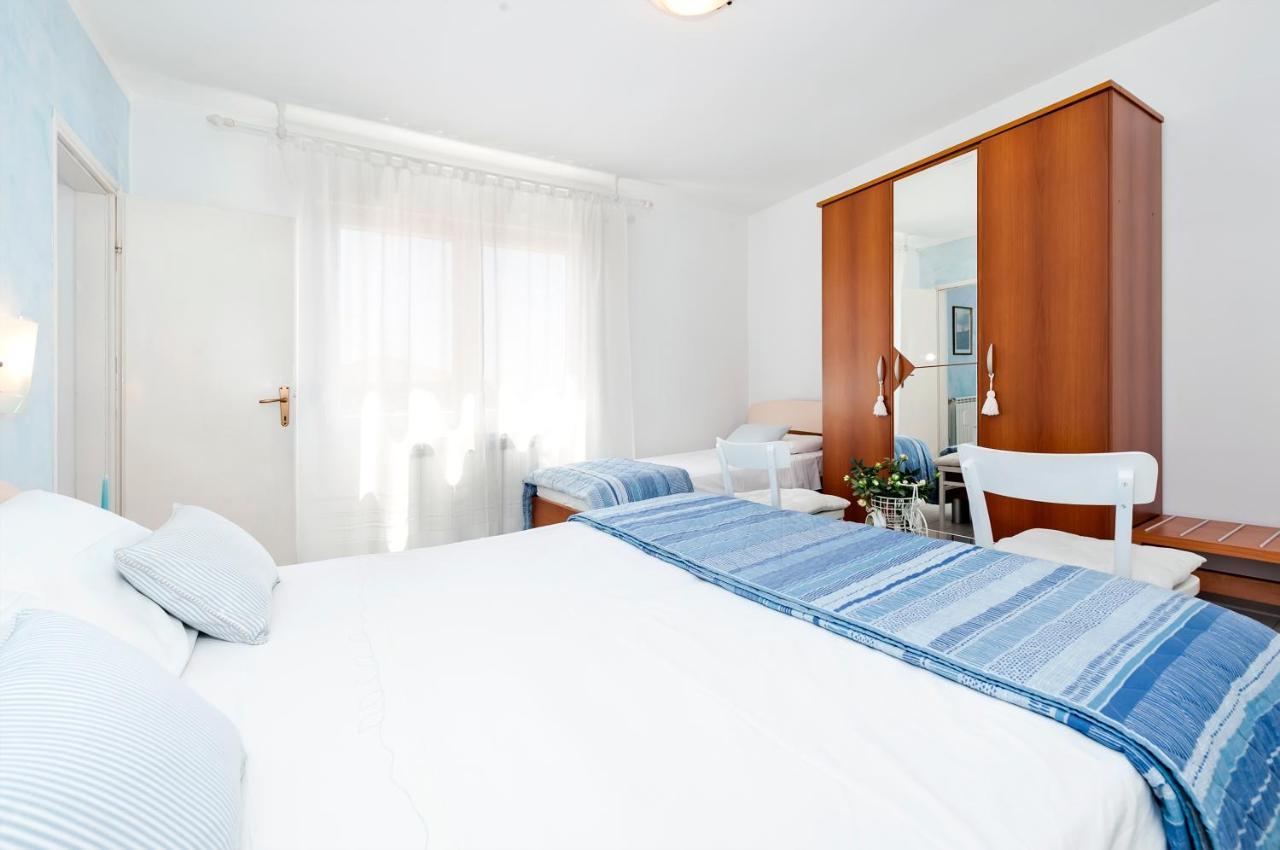 Apartment Casa Banko ロヴィニ エクステリア 写真